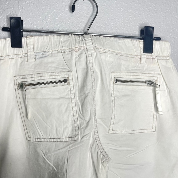 NWT JLO Dew cropped  white pant w/ zip detail ( juniors) - Picture 5 of 6